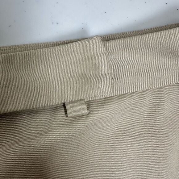 EUC Talbots Stretch Women’s Khaki  Bermuda Shorts - Size 6 - Picture 8 of 10